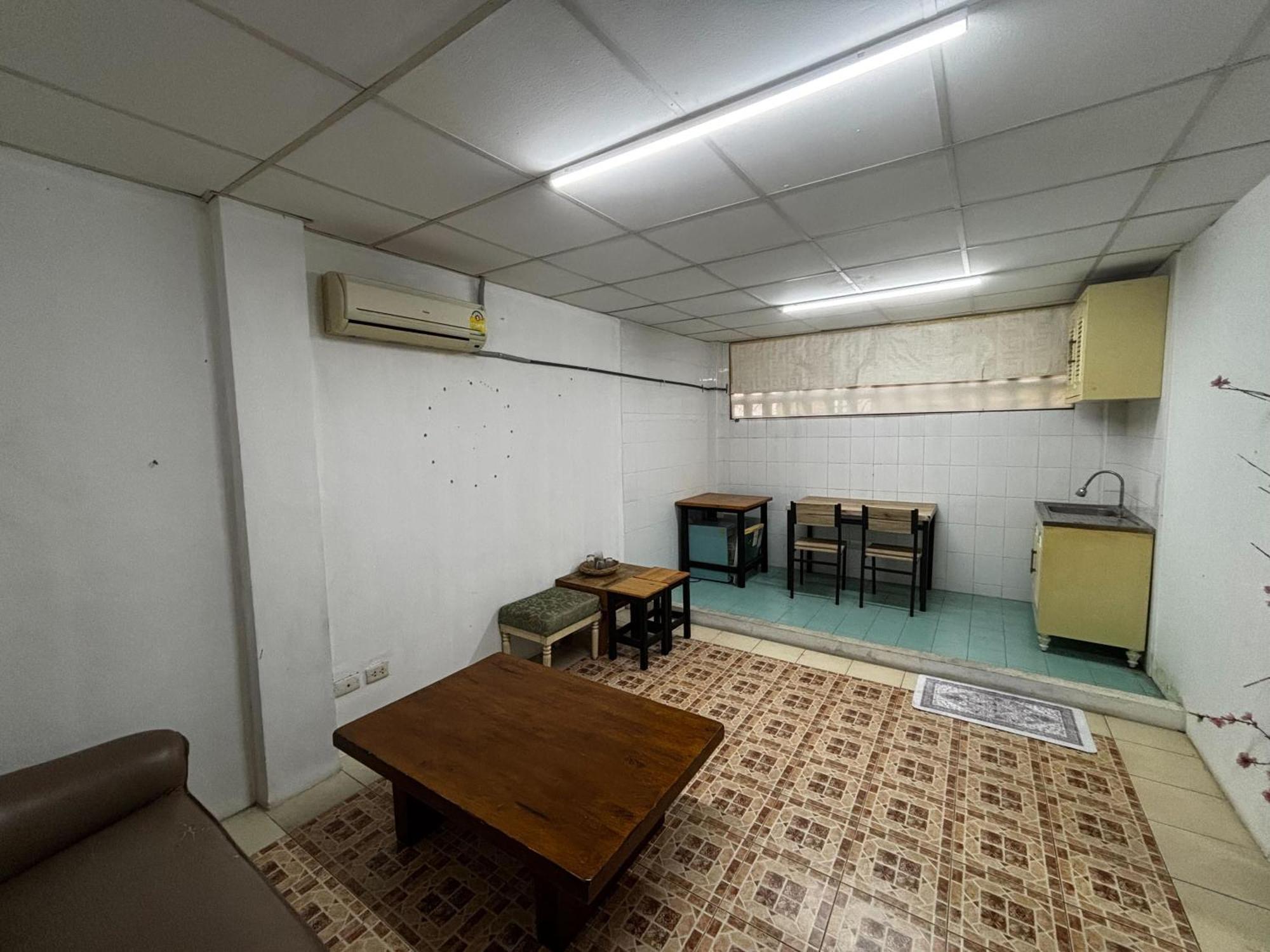 Khách sạn Sukhum Sukhumvit-onnut 2*